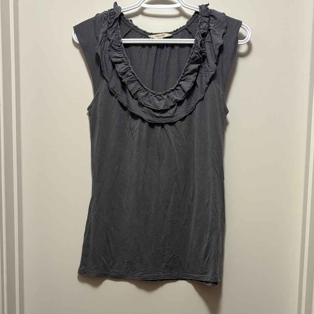 RW&CO. Gray Ruffle Scoop Neck Sleeveless Tank